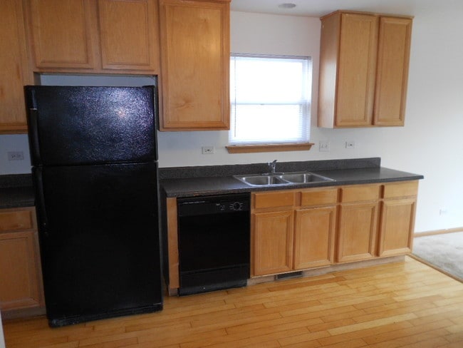 Building Photo - 823 Park Bluff Cir