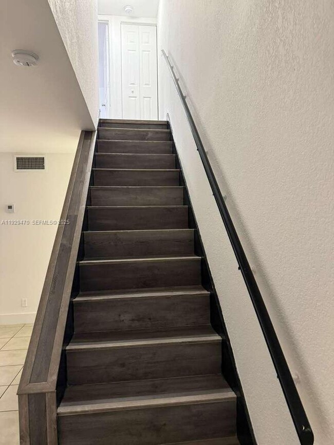 Building Photo - 837 NW 46th Ave