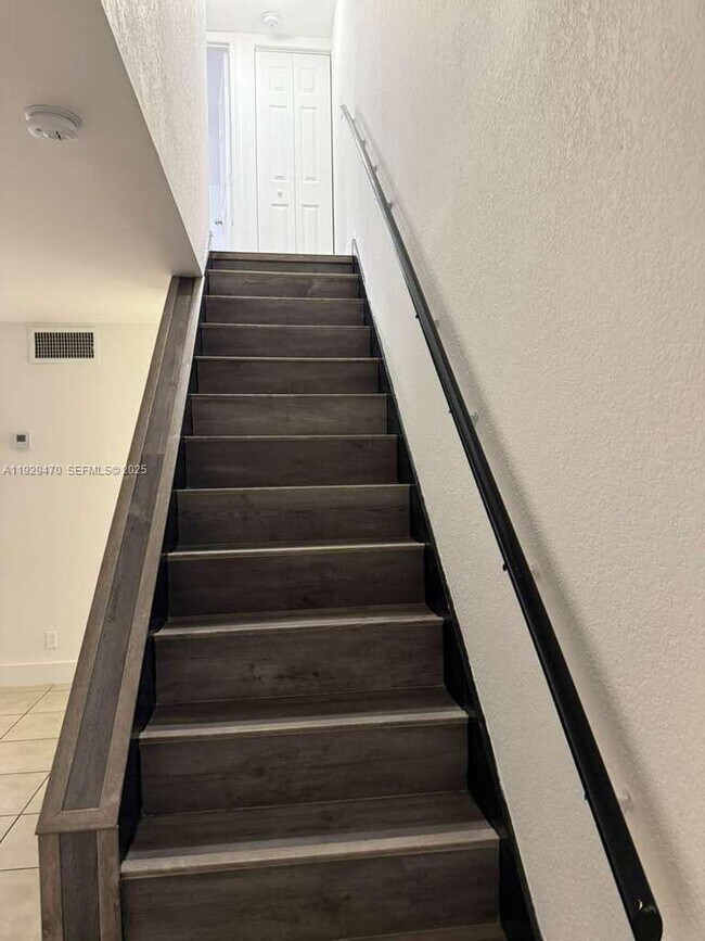 Foto del edificio - 837 NW 46th Ave