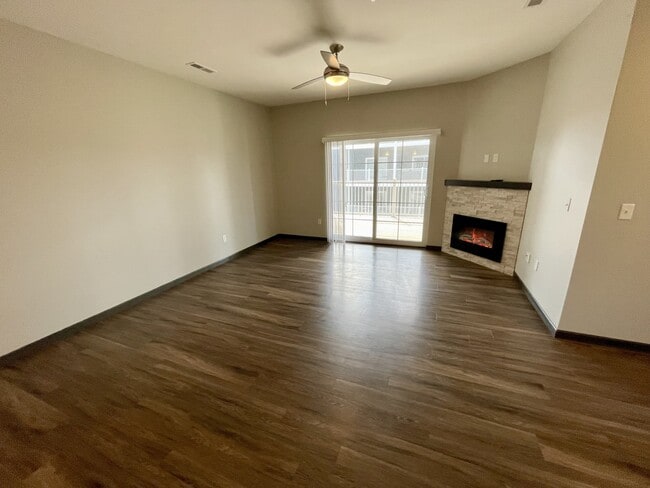 Building Photo - 2871 Spring Rose Cir
