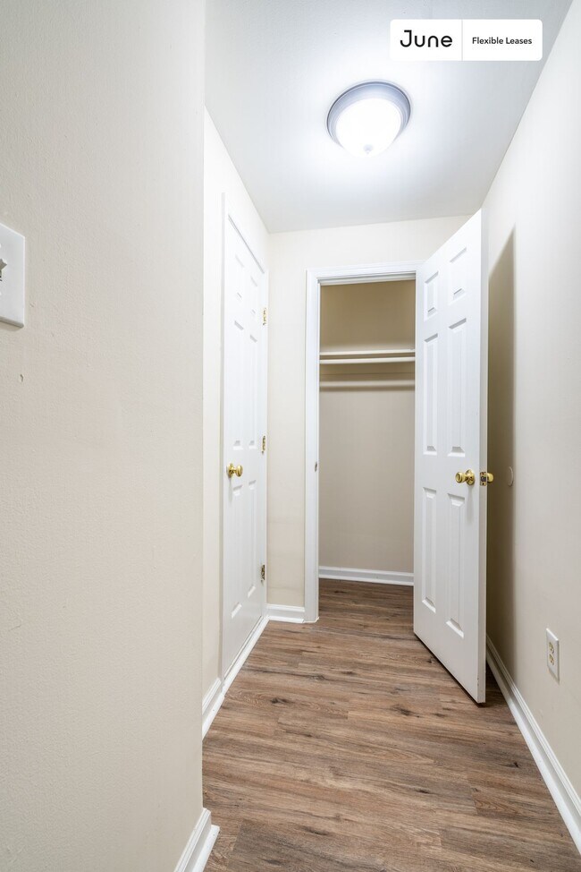Foto del edificio - 1317 K Street Southeast
