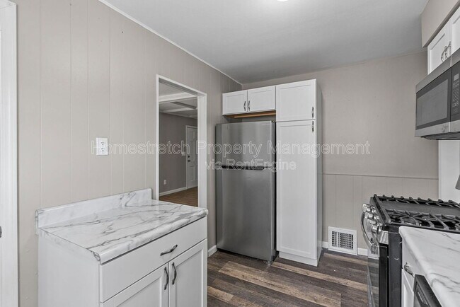 Foto del edificio - 9517 Lydell Dr