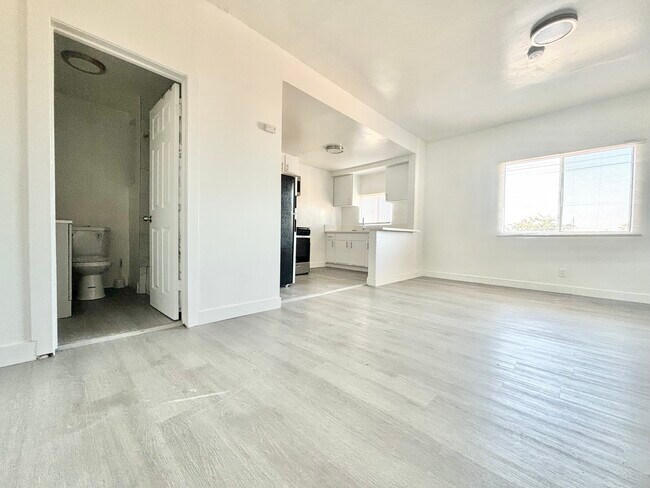Foto del edificio - 5179 S Western Ave