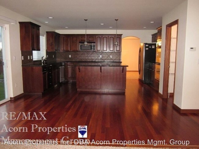 Foto del edificio - 823 NW Scenic Vista St