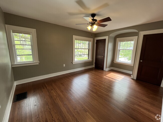 Building Photo - 747 Thieme Dr