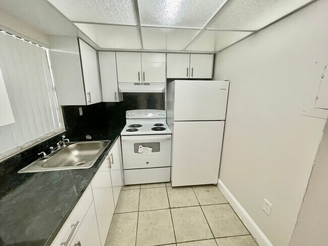 Foto del edificio - Lovely 1b1b Apartment for Rent in North Mi...