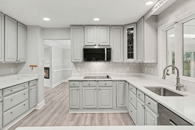 Building Photo - 1012 Aquia Dr