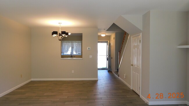 Foto del edificio - 41 Tamarack Ave