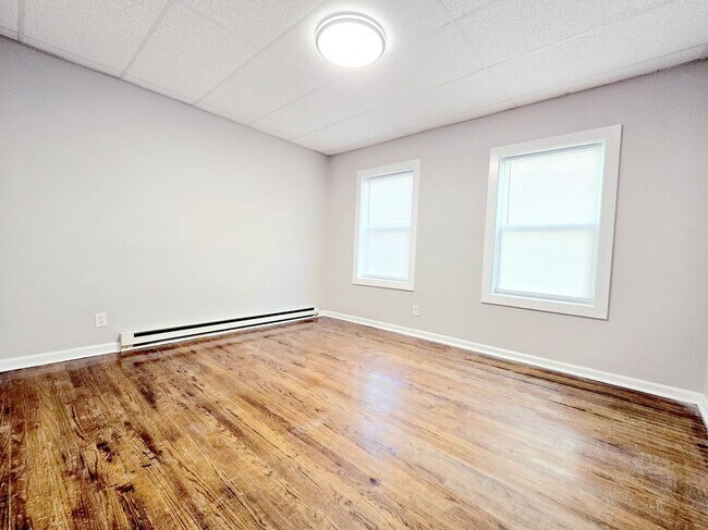 Foto del edificio - 619 W Lasalle Ave