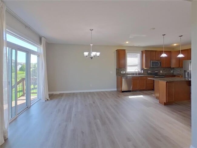 Building Photo - 3947 Valencia Ln