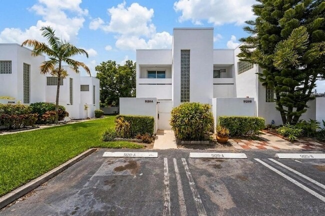 Photo - 5120 Elmhurst Road Unit A Townhome