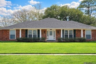 Building Photo - 12360 Warwick Ave