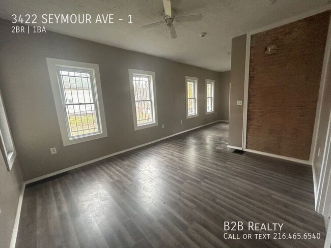 Building Photo - Spacious Two-Bedroom Unit in a Charming Mu...