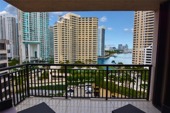 Foto del edificio - 540 Brickell Key Dr