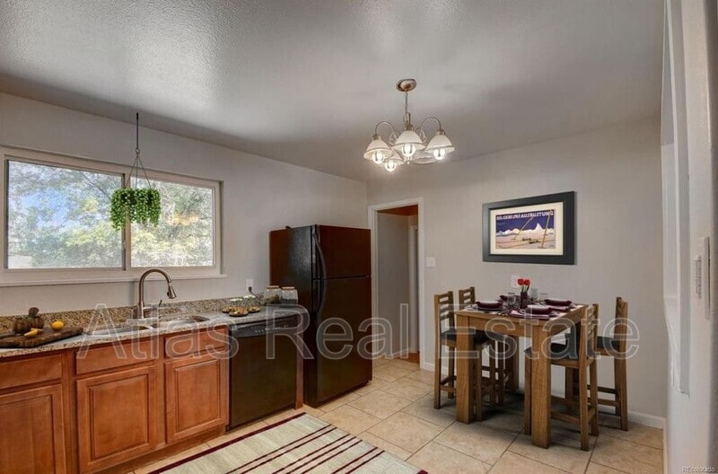 Primary Photo - 12461 Hickman Pl
