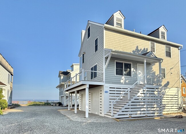 Building Photo - 691 Fairfield Beach Rd