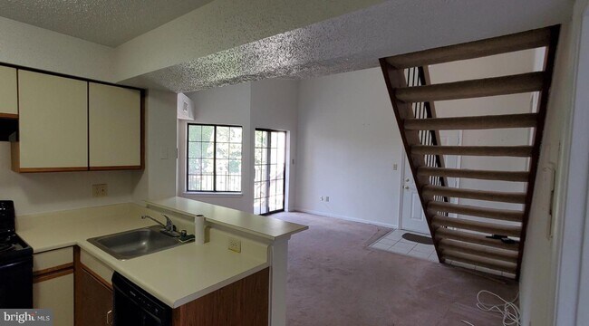 Building Photo - 14006 Justin Way