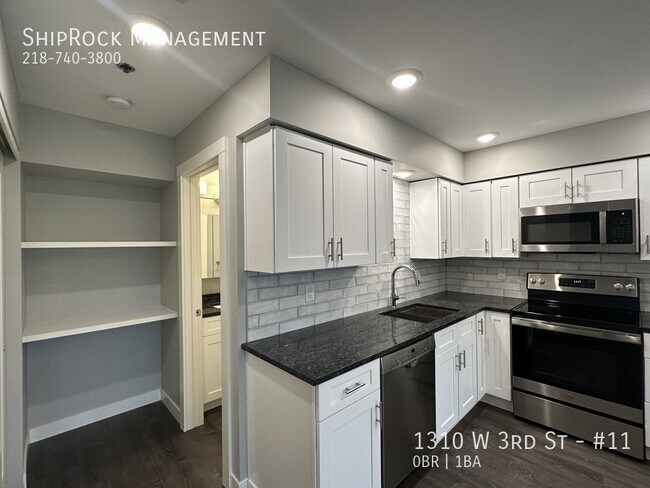 Building Photo - 1310 W 3rd St