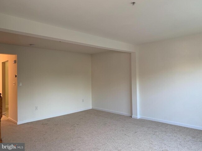 Building Photo - 7319 Granite Woods Ct