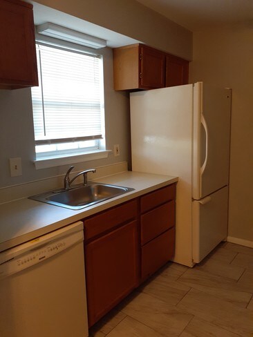 Foto del edificio - 9260 Cherry Ln