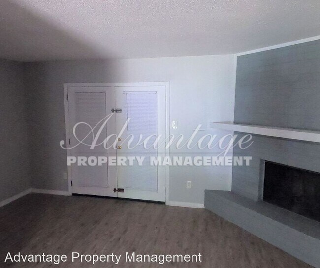 Foto del edificio - 2 br, 1.5 bath House - 3123 Monterrey Sq.