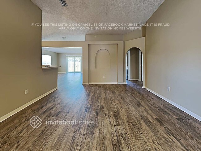 Building Photo - 15955 Wilkinson Dr