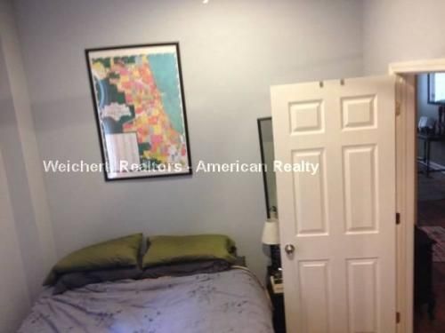 Foto del edificio - 5749 N Ridge Ave