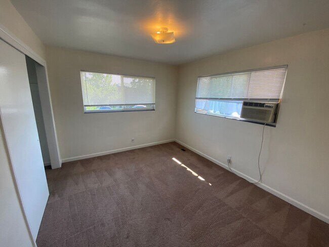 Foto del edificio - 400-404 LaRue Ave.