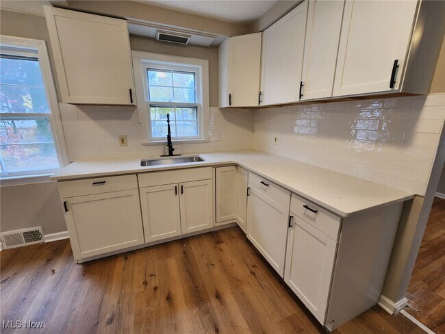 Foto del edificio - 1062 Argonne Rd