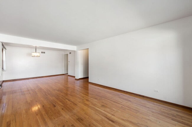 Foto del edificio - 8427 W Windsor Ave