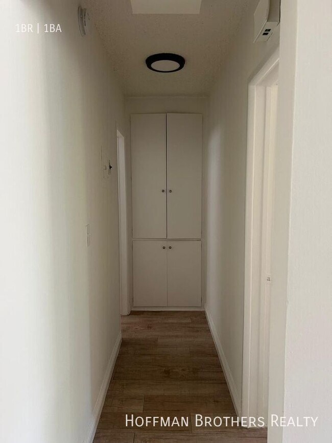 Foto del edificio - 5130 Yarmouth Ave