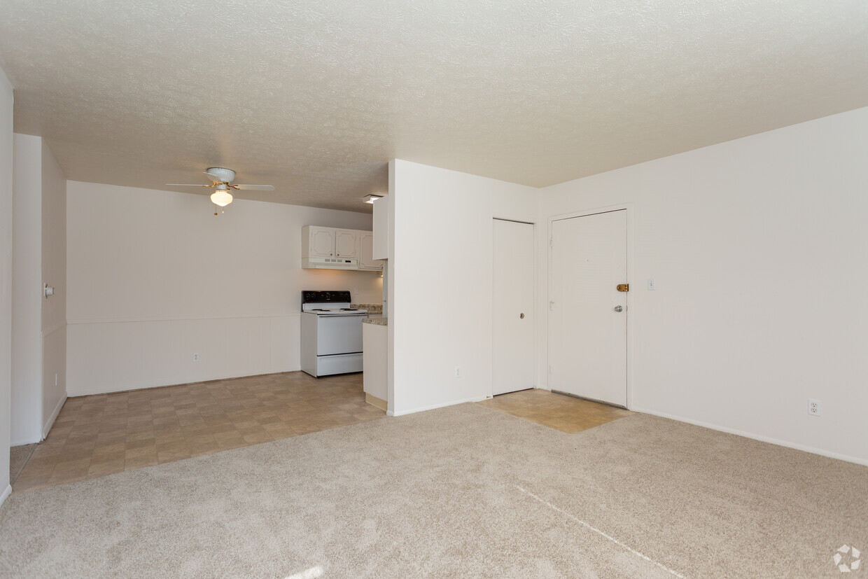 Living Room - Kendall Manor Apartments