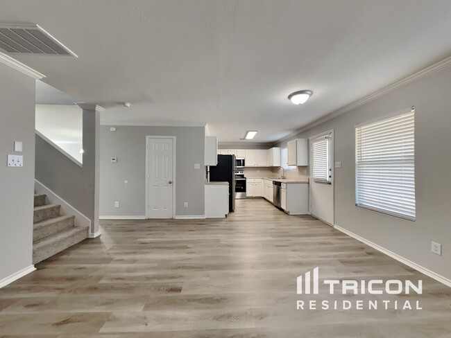Building Photo - 1507 Golden Wing
