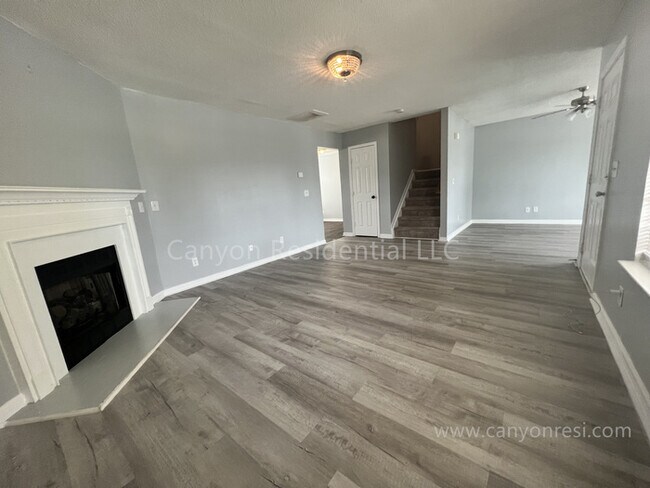 Building Photo - Gorgeous three bedroom with 2.5 bath home ...