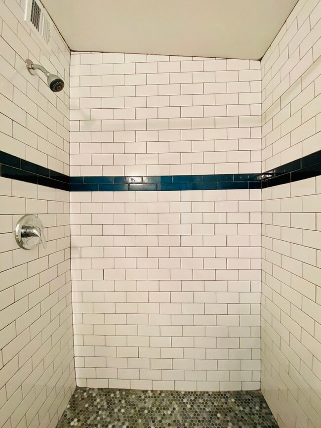 Foto del edificio - $700 Off Move In Special! Modern living in...