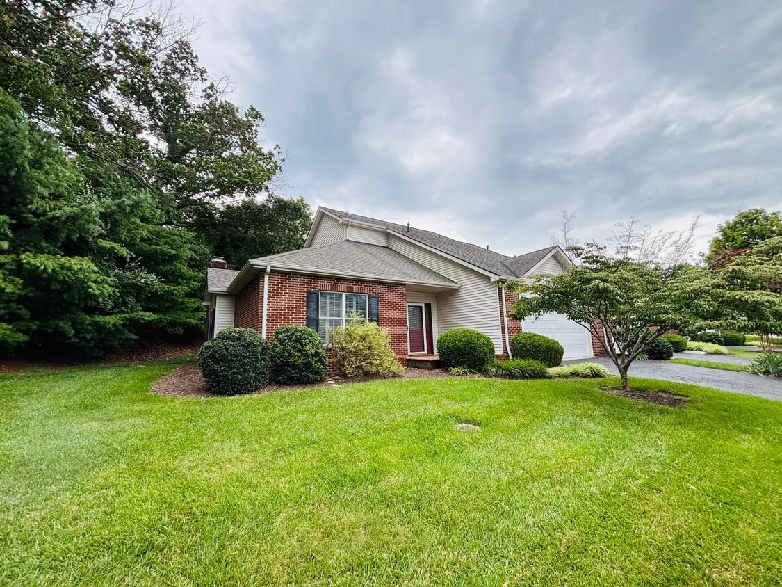Photo - 1104 Caldwell Drive