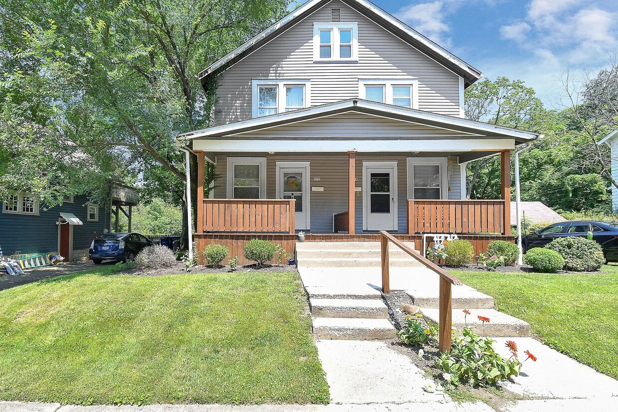 Foto principal - 172 Clinton Heights Ave