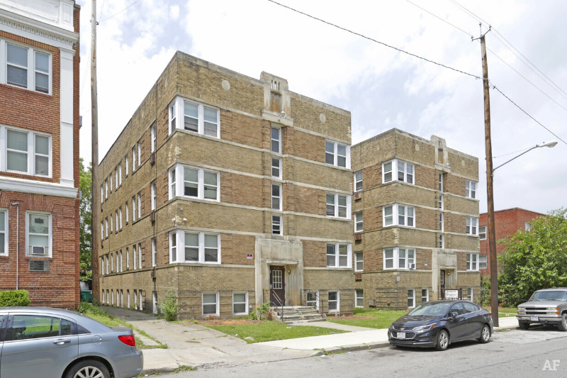 Primary Photo - 2824 E 130th St