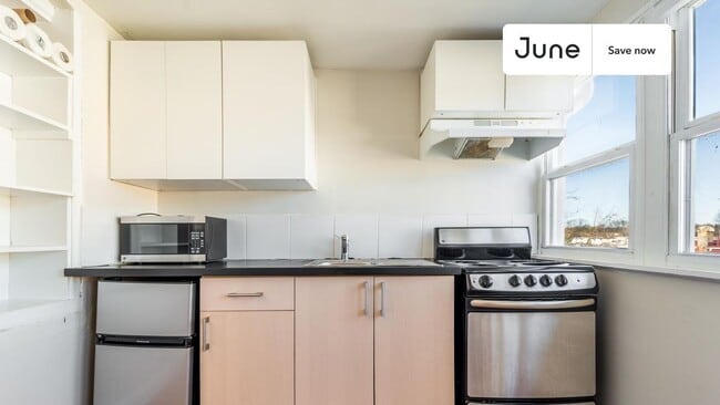 Building Photo - 1443 Parkwood Pl NW