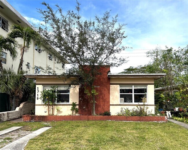 Foto del edificio - 1719 Lincoln St