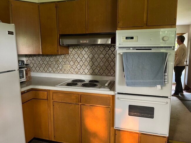 Building Photo - 106 S Bobby Ln