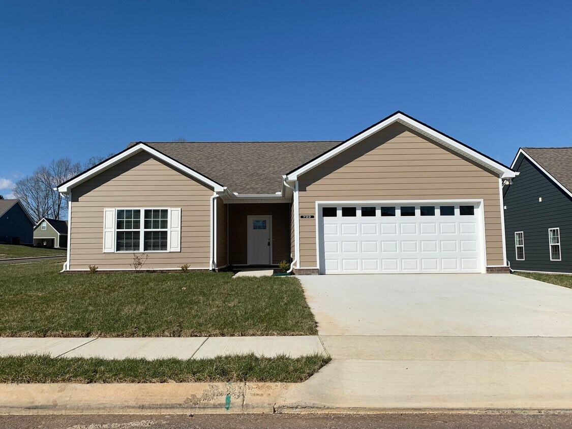 722 W Coker Way, Spring Hill, TN 37174 House Rental in Spring Hill