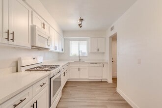 Building Photo - 4129 N 33rd Dr