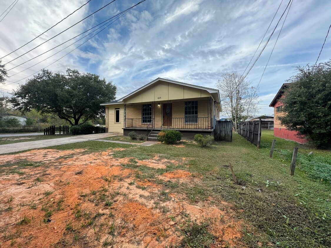 Primary Photo - 6119 Dora St