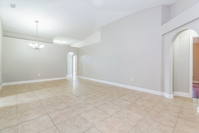 Building Photo - 588 Kilimanjaro Dr