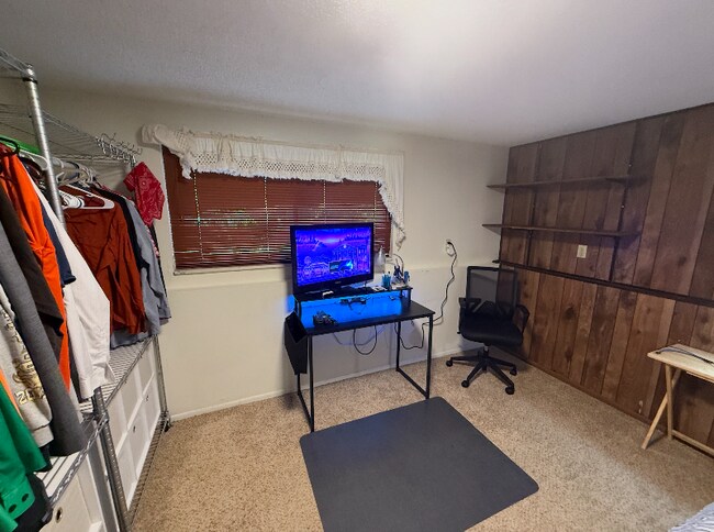 Foto del edificio - 13005 Lowell Ct