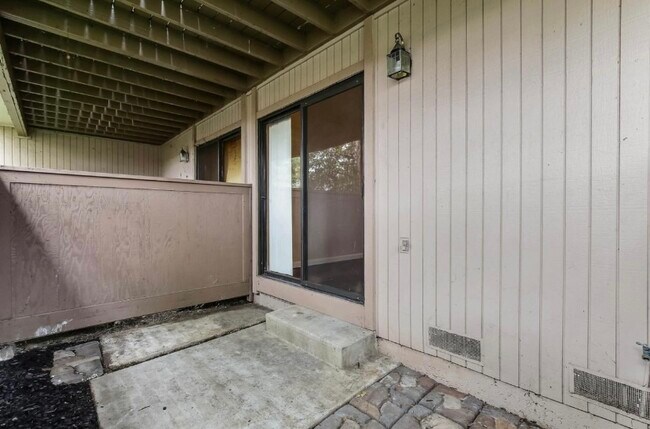 Foto del edificio - 3354 Shadow Park Pl
