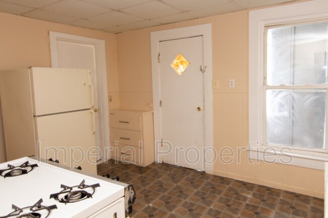 Building Photo - 517 Lincoln St