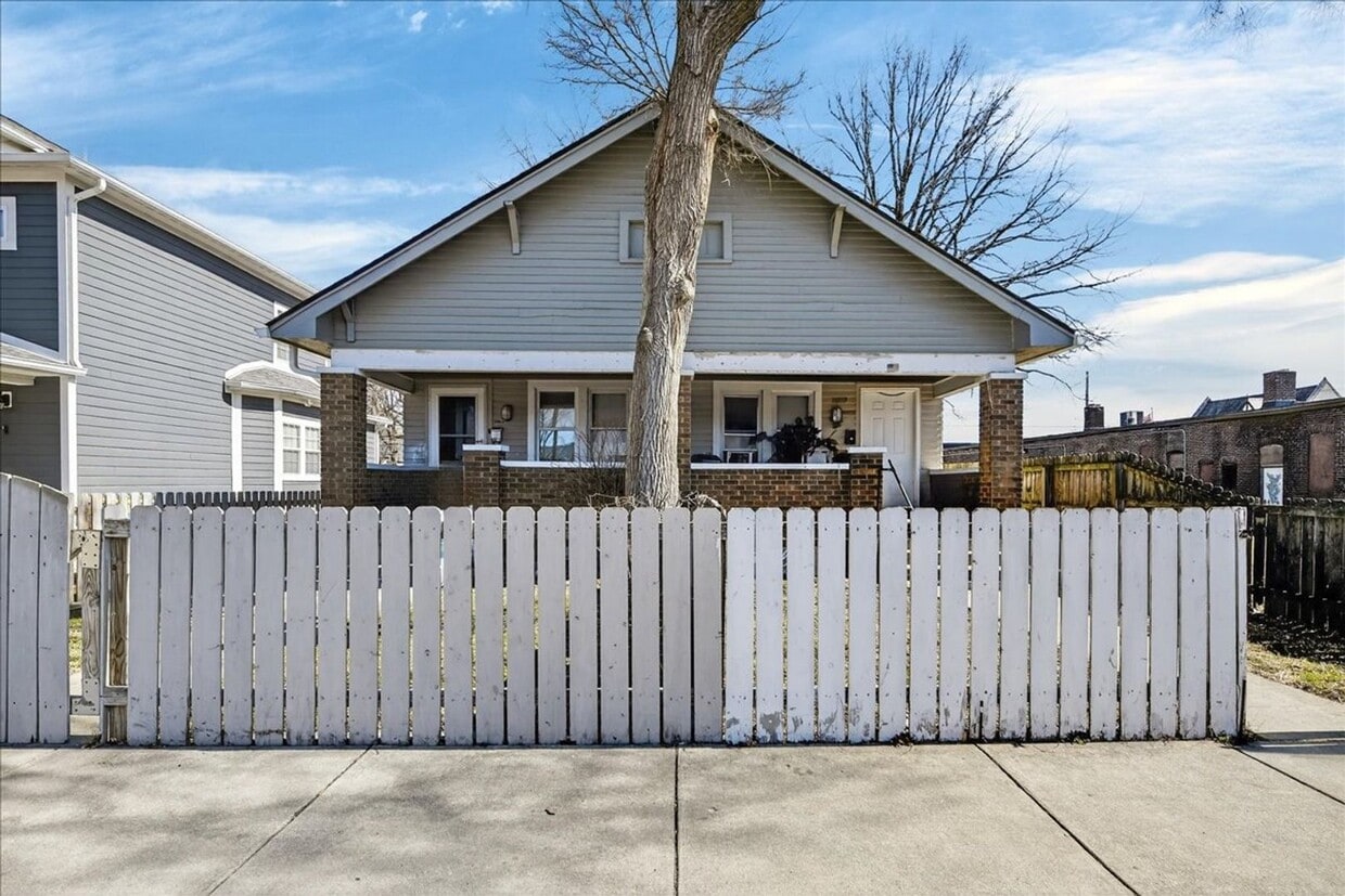 Photo - 1011 N Lasalle Street - $850/mo.