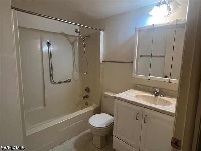 Foto del edificio - 1747 Pebble Beach Dr